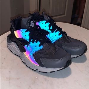 Nike Air Huaraches mens 11.5 with 3M reflection
